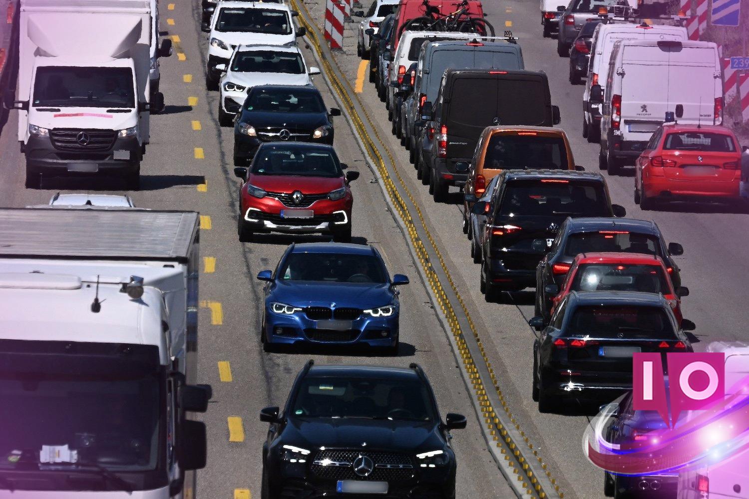 License Plate Firm Develops Police Surveillance Tool Using Hacked Data