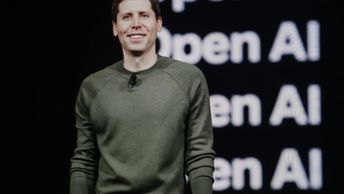 OpenAI’s ‘Code Red’ Memo: New ChatGPT Model and Ads Unveiled