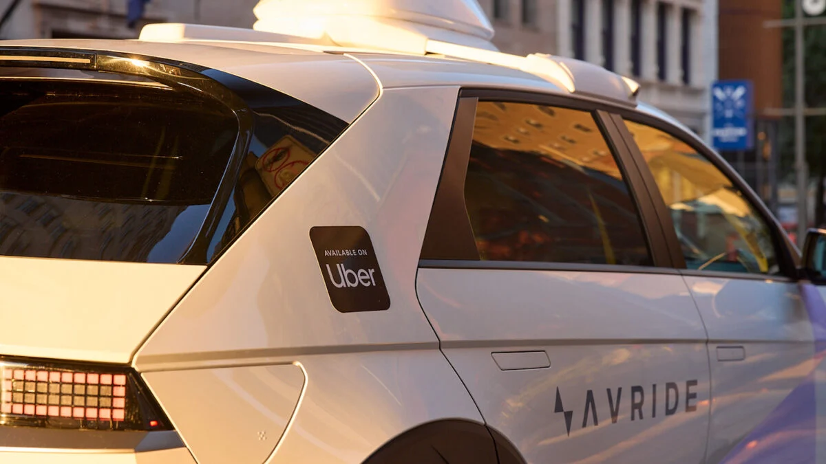 Uber's Dallas Robotaxi Launch: Human Supervision and 2026 Goals