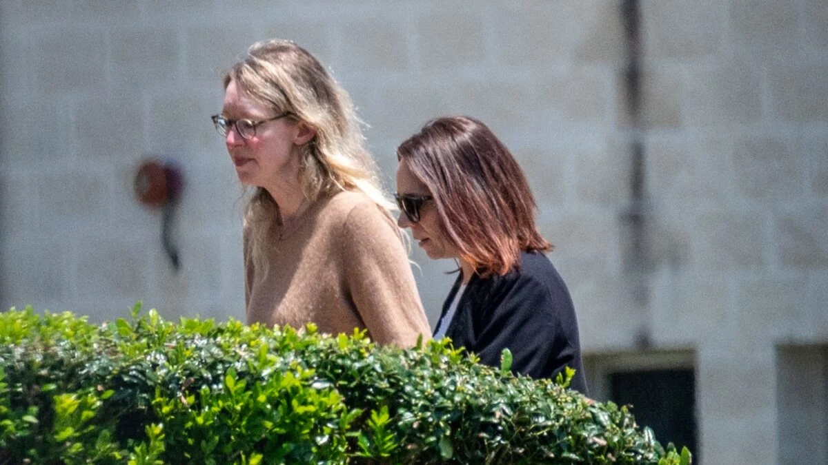 Elizabeth Holmes: Trump Fraudster Pardon Hope?