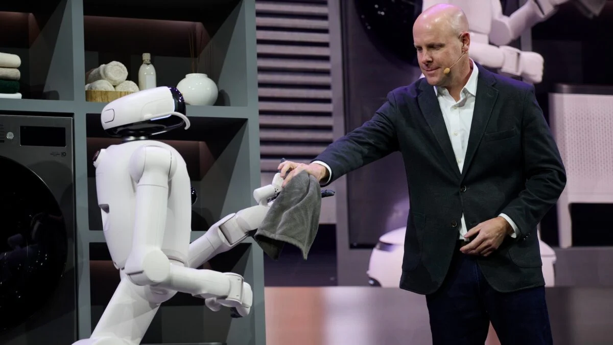 Impressive CES Robots: Slow But Significant Autonomous Movement