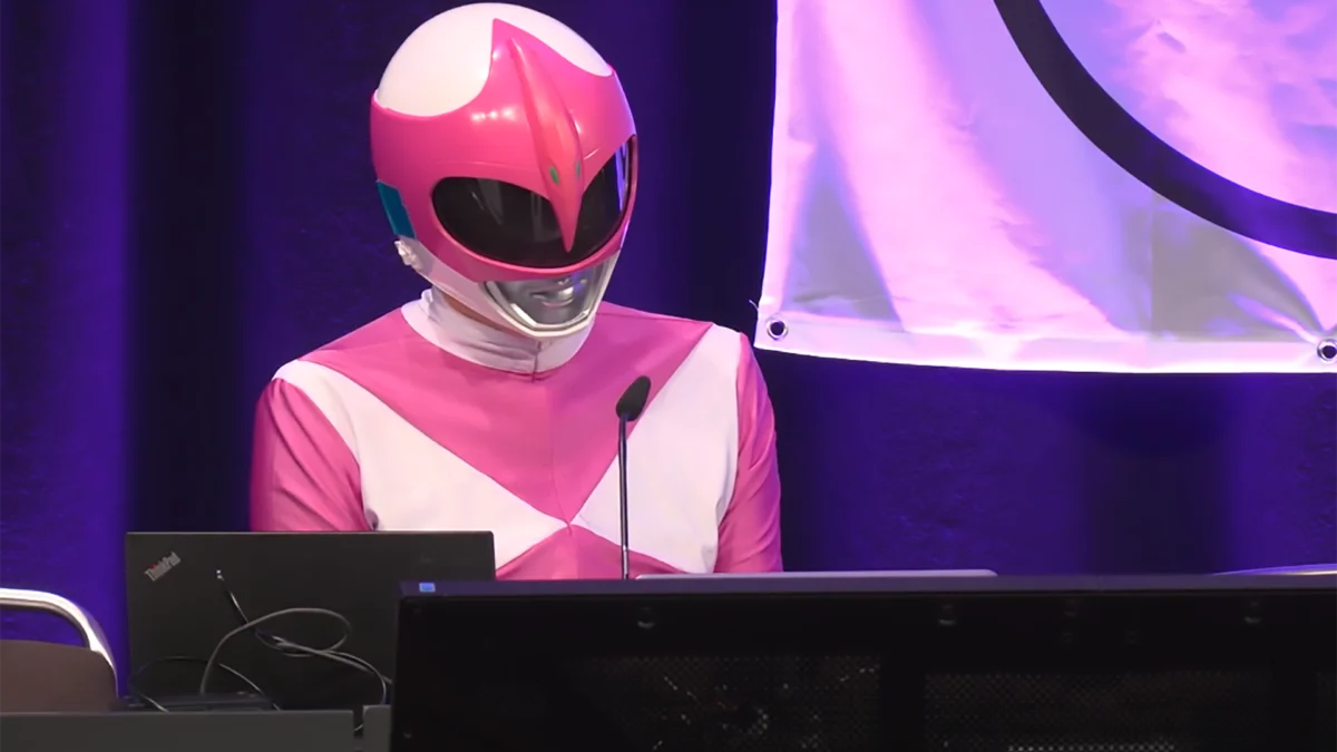 Pink Ranger Hacker Takes Down White Supremacist Sites Live Onstage