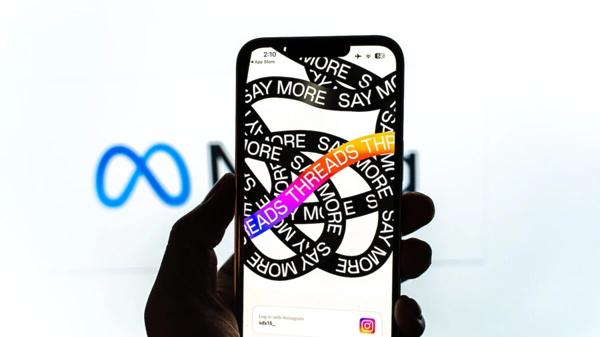 Threads Beats X (Twitter) in Mobile App Popularity