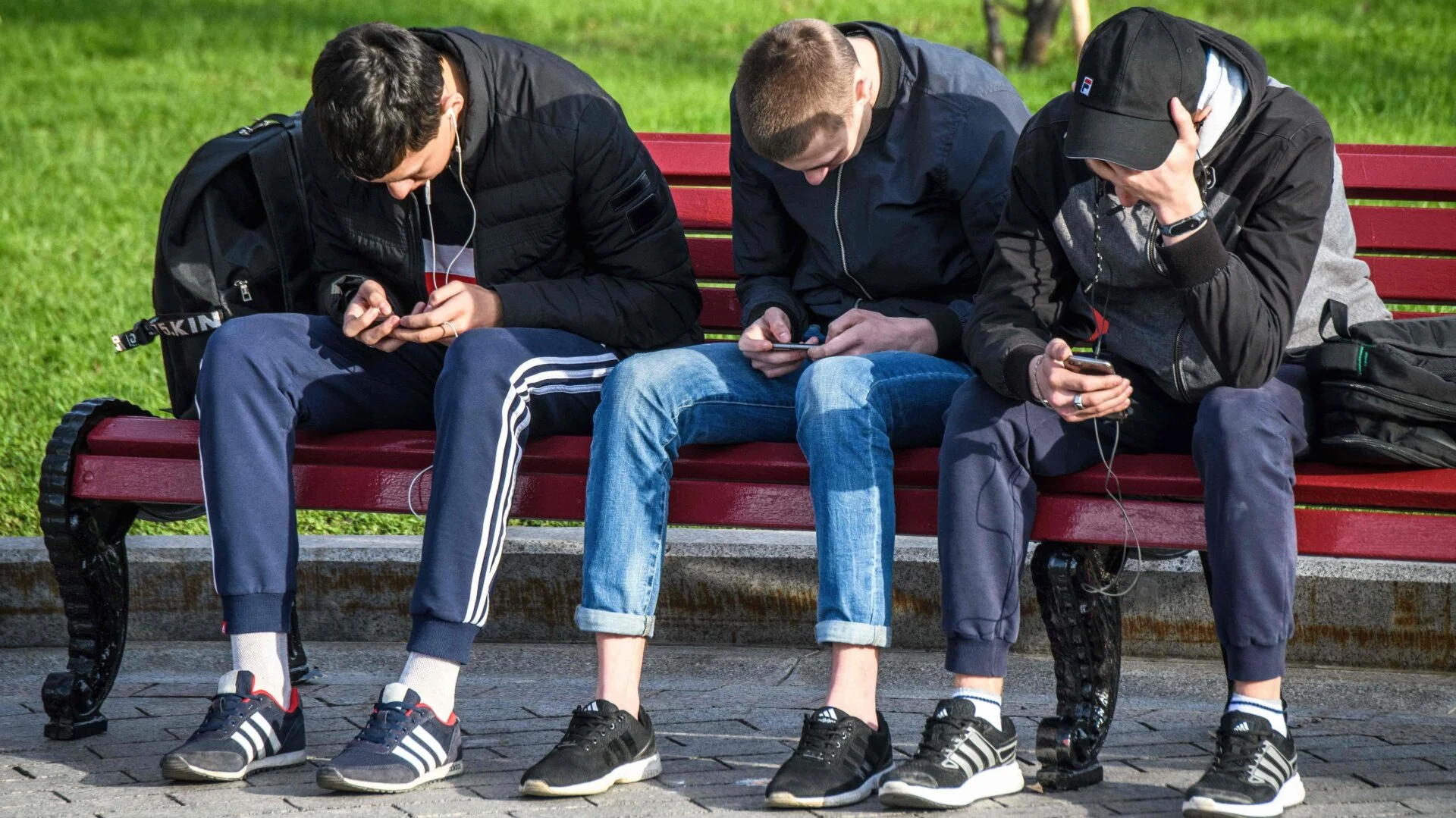 Spain Bans Under-16s on Social Media: Age Verification Push