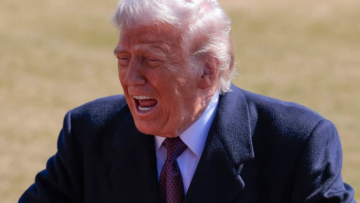 Trump Says US Cuts Off Anthropic Over Refusal to Drop AI Safeguards