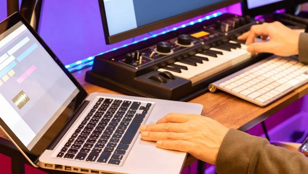 Berklee AI Course Sparks Student Backlash Over 'Bots and Beats'