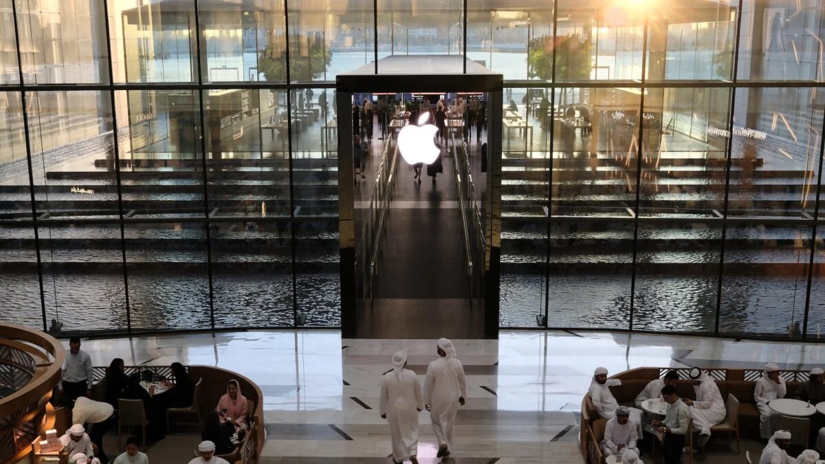 Iran Threatens April 1 Cyber Attacks on Apple, Google, Microsoft