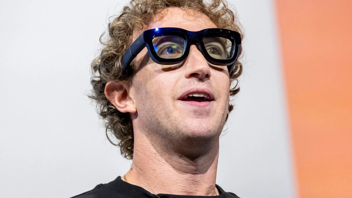 Mark Zuckerberg Is a Bot: New Clippy Chatbot for Employees