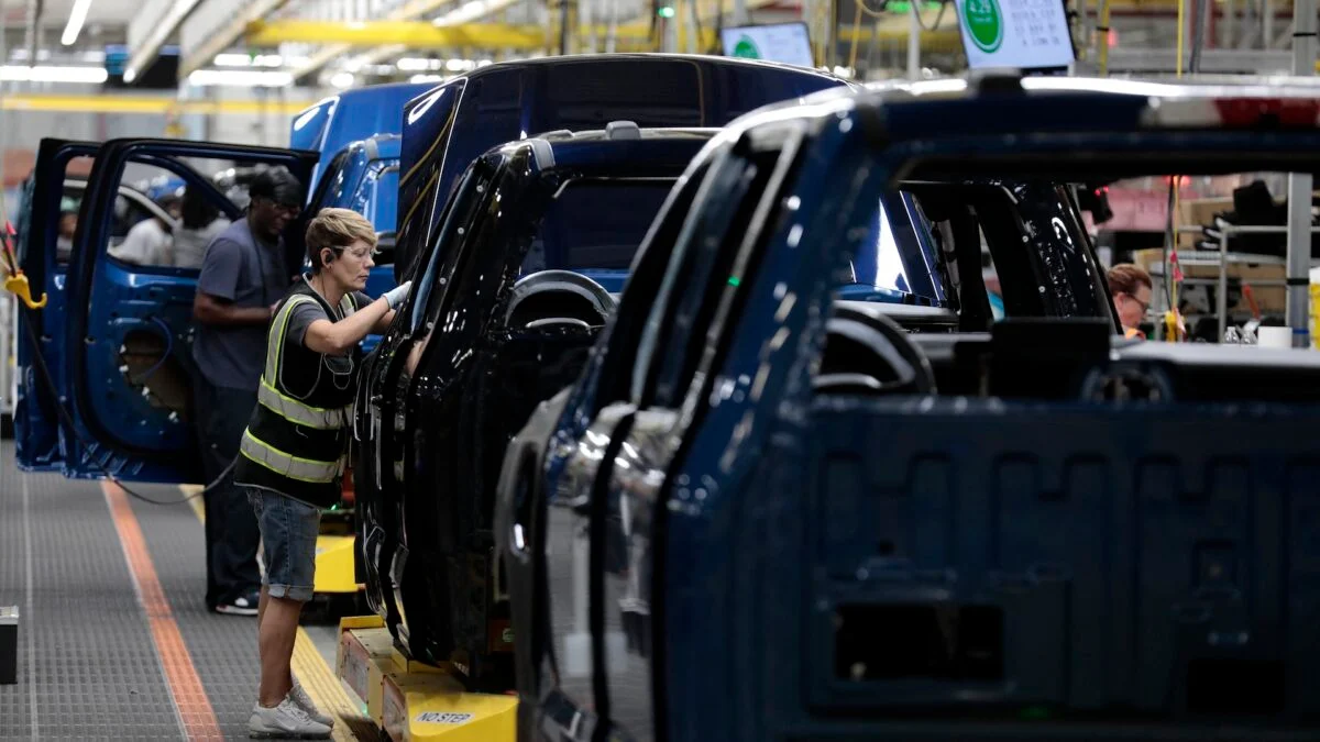 Pentagon Urges Detroit to Convert Car Plants into Arms Factories