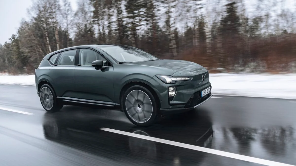 Volvo's Software Fix Beats Bigger Batteries for Cold-Weather EV Range