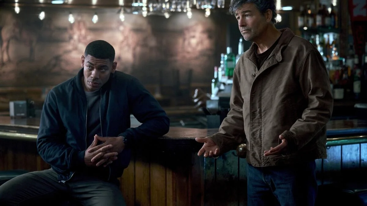 Lanterns: Two Timelines, Two Mysteries - Aaron Pierre & Kyle Chandler