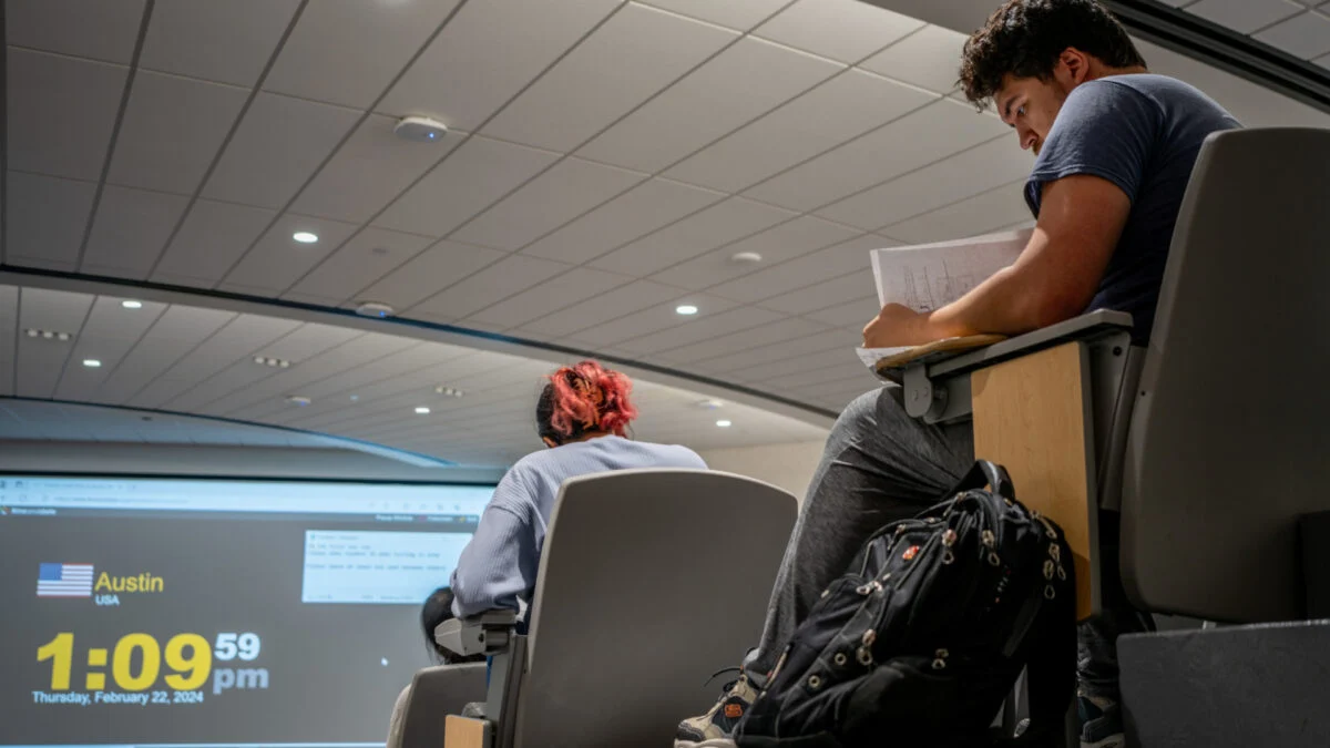 Study: AI Raises Grades but Harms Student Learning