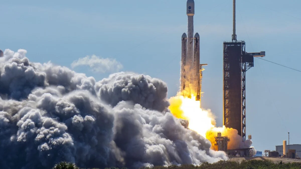SpaceX IPO Could Make Trump Officials Richer With xAI, SpaceX Stakes