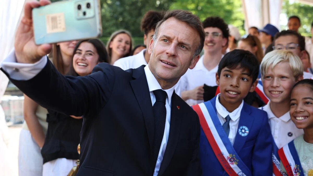 France OKs EU-First Social Media Ban for Kids; Anonymity Worries