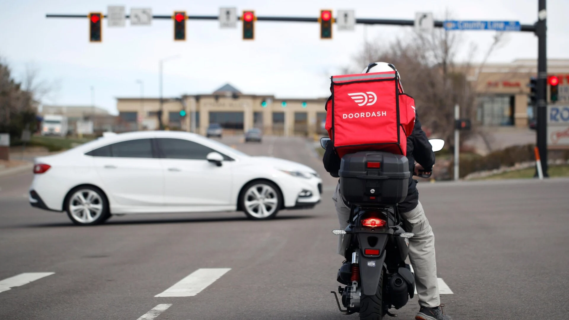 DoorDash Drivers Paid $5 to Load Food into Delivery Robots