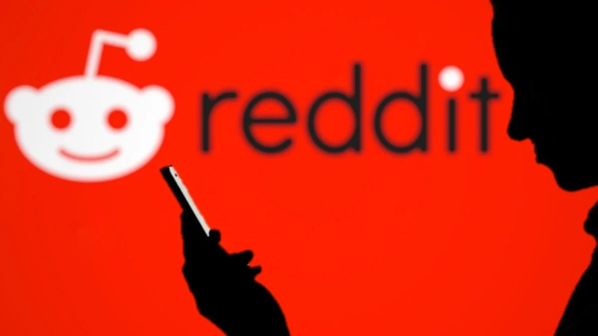 OpenAI Backs Away from Reddit as Reddit Tries to Become OpenAI