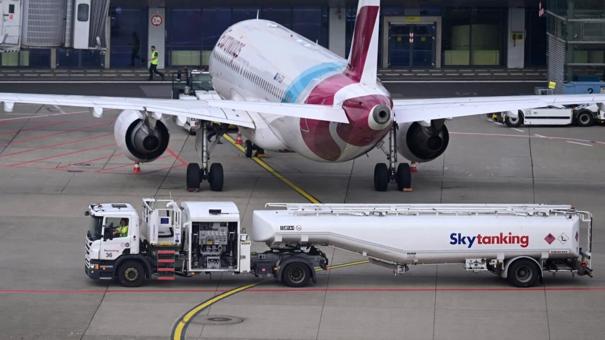 Book Holiday Flights Now: Domestic Fares Jump to $390