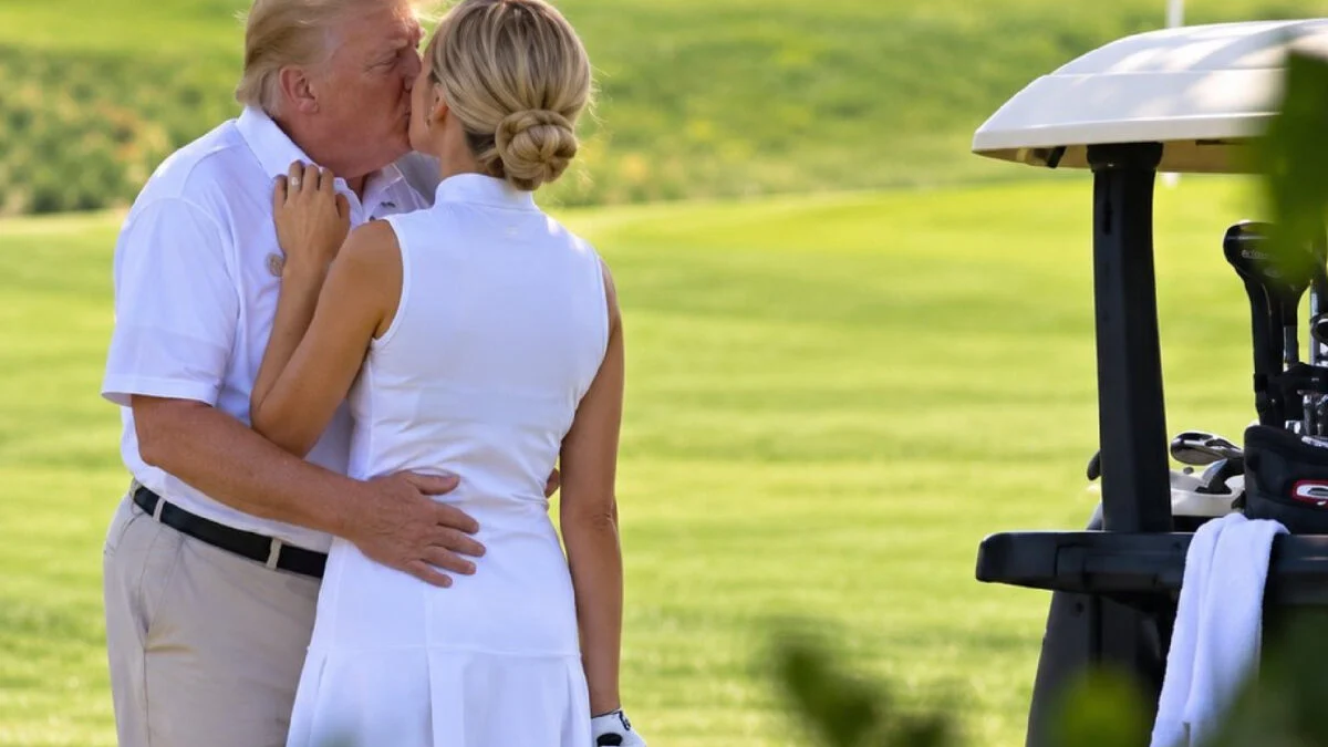 Fact-Check: Did Trump Really Kiss Natalie Harp? Photo Flaw