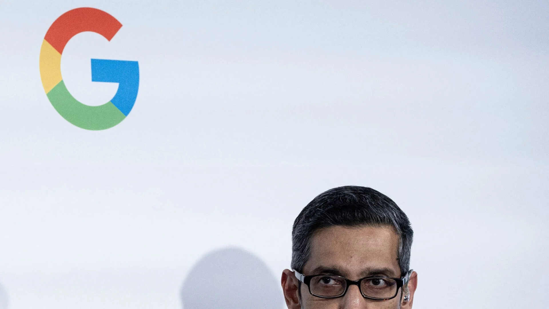 AI Gold Rush Sparks Wall Street Bloodbath as Alphabet Loses $500B