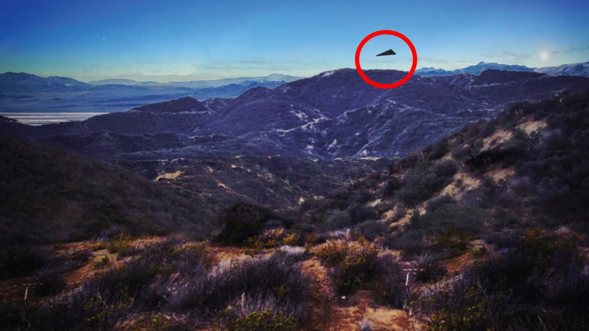 Triangular UFO 'Absolute Acoustic Silence' Reported by Federal Agents