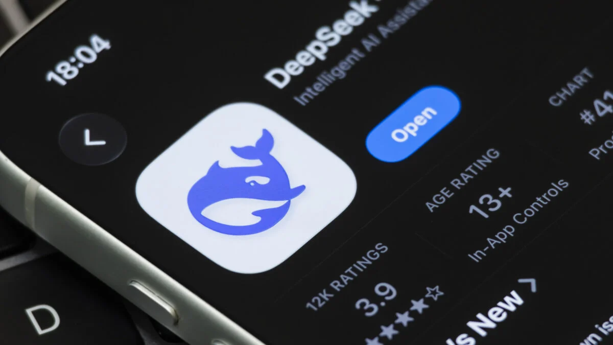 Trump Admin Bans DeepSeek Over Fears It Sends Data to Beijing